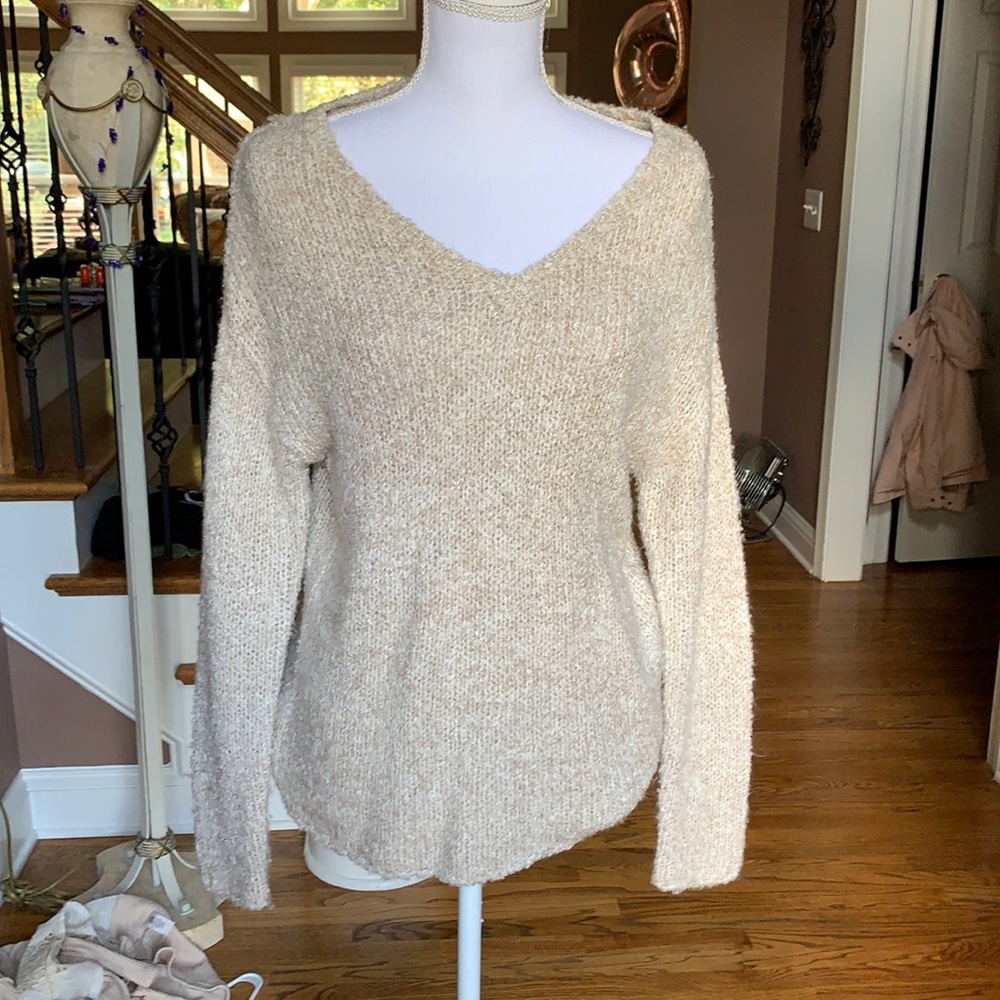 nude V neck sweater